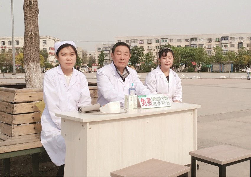 万康中医院发展义诊活动